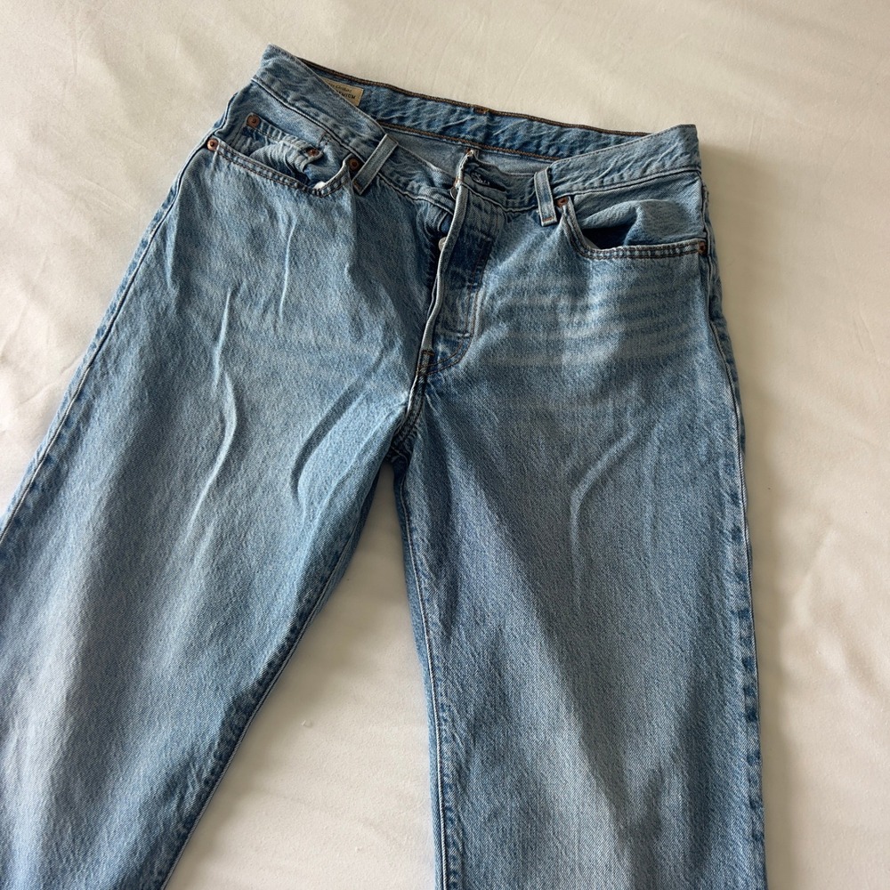 LEVIS PREMIUM 501 ORIGINAL FIT‎ HIGH WAIST STRAIGHT LEG JEANS LIGHT WASH SIZE 27